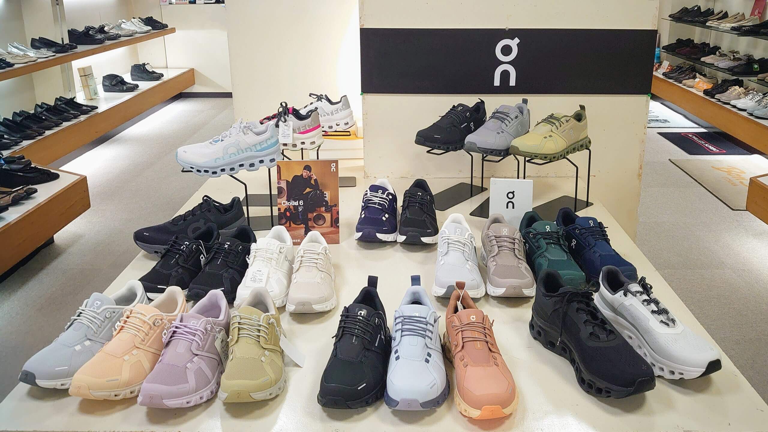 「On」Cloud 6 入荷しています。